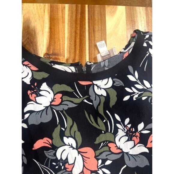 Pre owned ladies blouse by The Loft, size X large - Picture 5 of 7